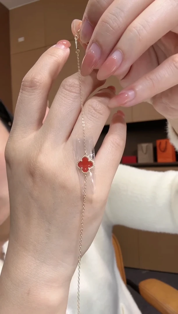 【闪购商品】玛瑙/玉髓手链18K金镶嵌红色k黄，小号单花手链GHJ