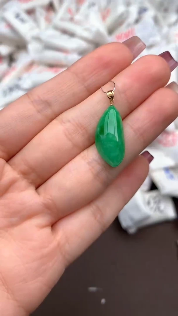 【闪购商品】翡翠挂件18K金镶嵌—