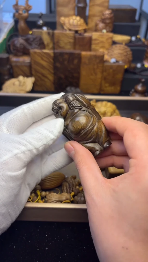 【闪购商品】楠木（金丝楠）其他布袋和尚（黑金）114