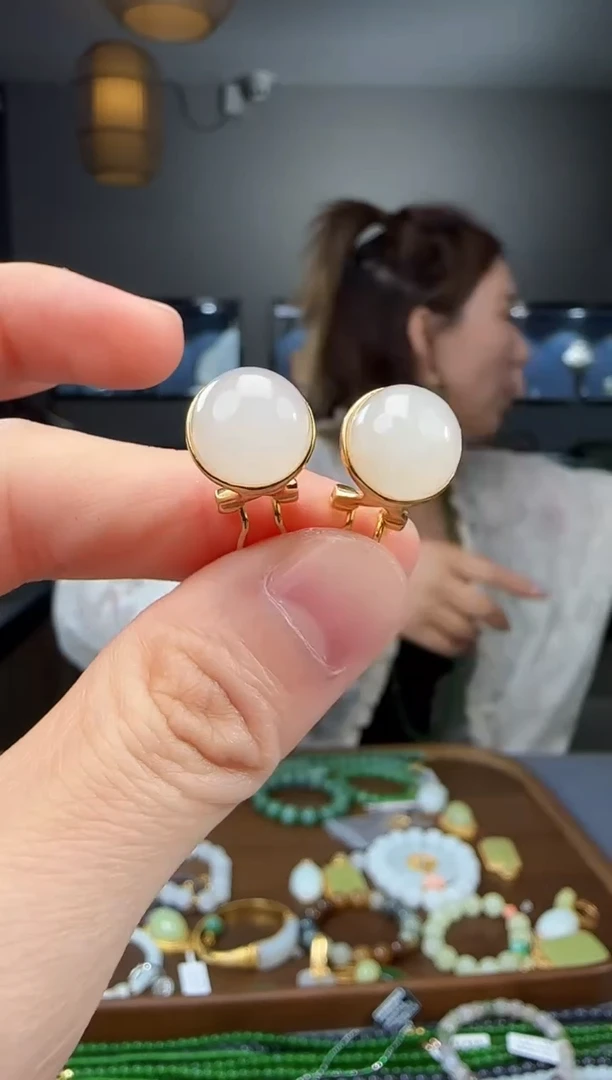 和田玉银S925镶嵌耳饰1