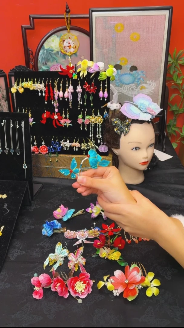 刺绣L****?非遗苏绣手工饰品改胸针