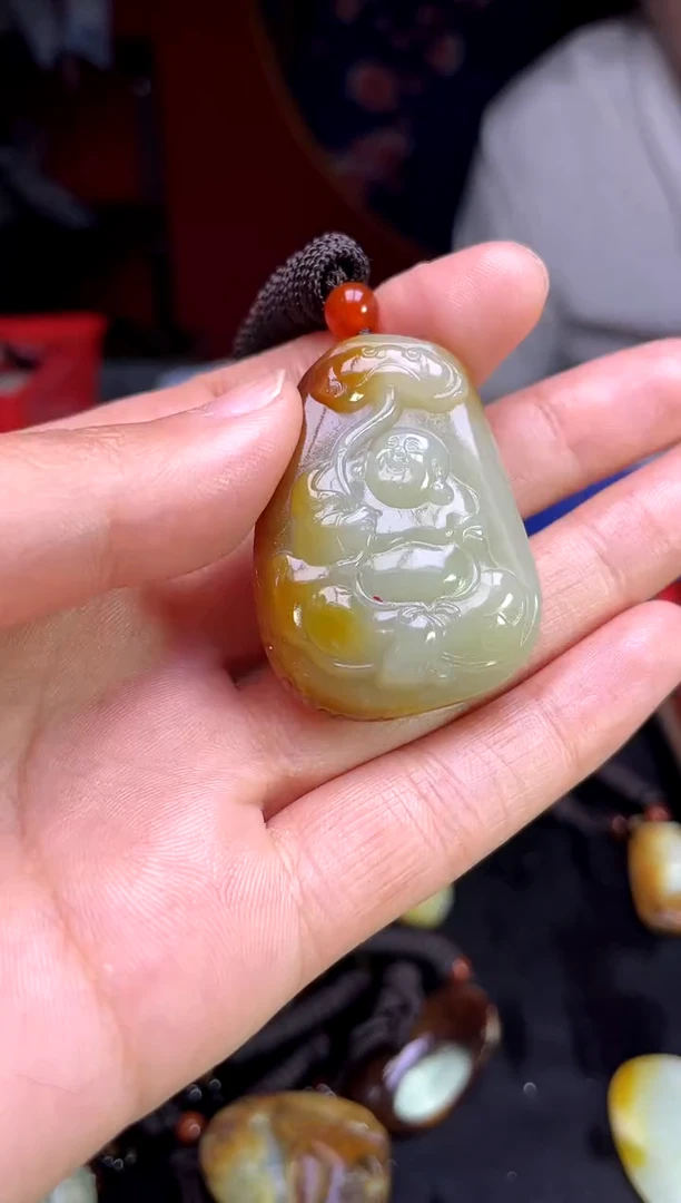 和田玉未镶嵌颈饰1
