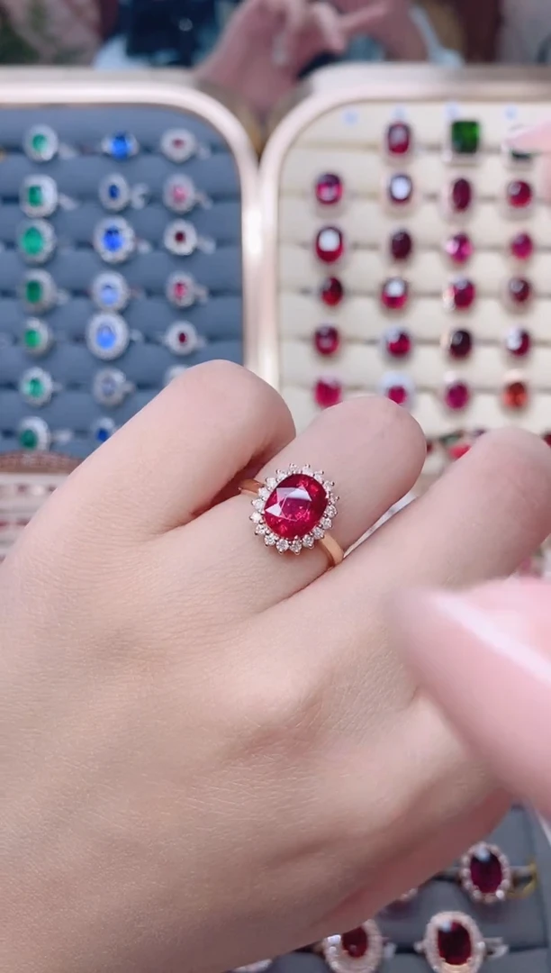 18K金镶嵌碧玺戒指碧玺2.95CT