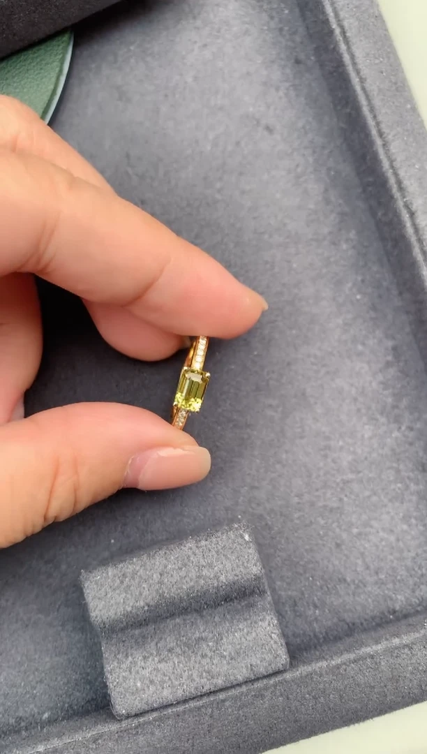 戒指彩色蓝宝石18K金镶嵌1.1ct黄蓝宝  定制   GD