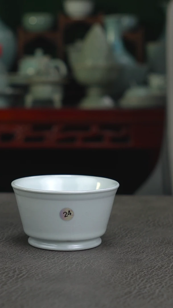 24号卷足马蹄杯  大瑕简包-二