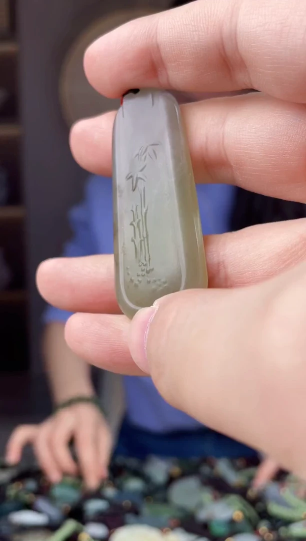 颈饰未镶嵌和田玉拍一发一，多样性发货