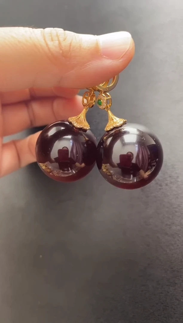 裸石琥珀未镶嵌耳坠