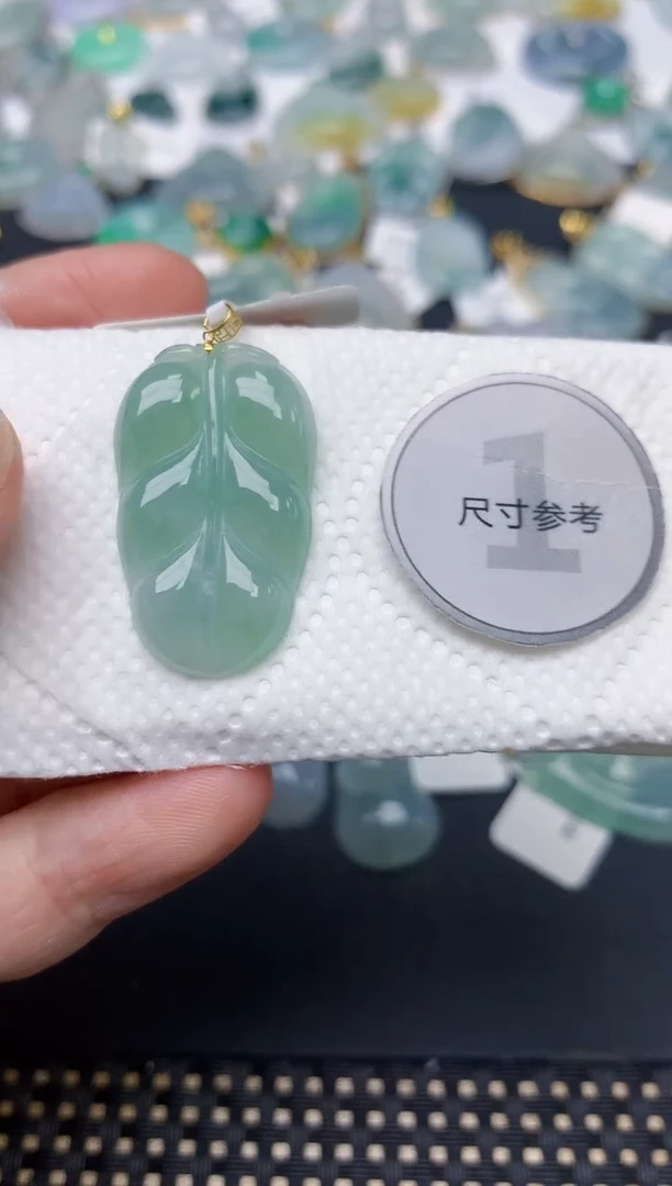 颈饰18K金镶嵌翡翠天然缅甸A货翡翠