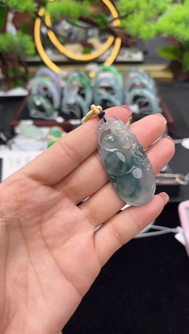 颈饰未镶嵌翡翠吊坠