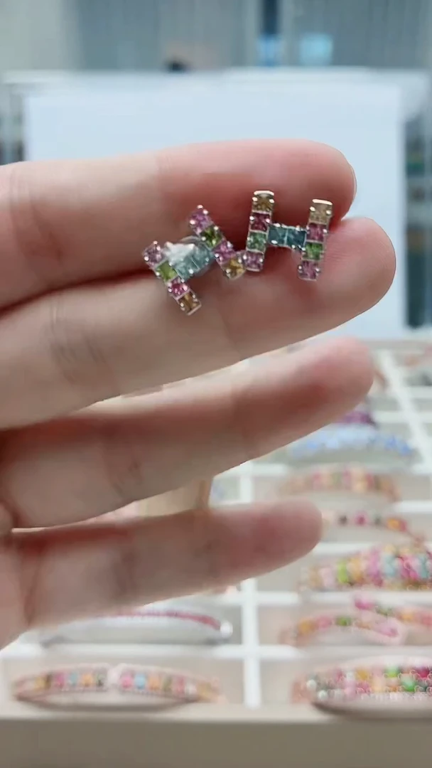 银S925镶嵌耳饰碧玺168ZB1114产品一个（多样性）