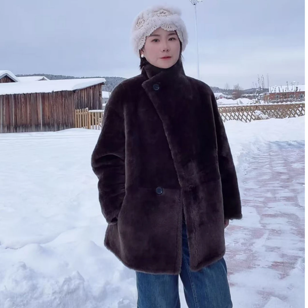 咖色洛曼皮毛一体立领两面穿外套0012