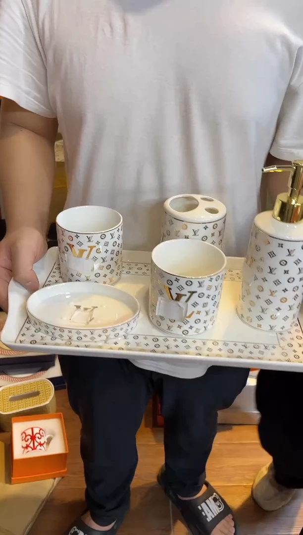 杯鸿辉家品牌瓷器，京东包邮！