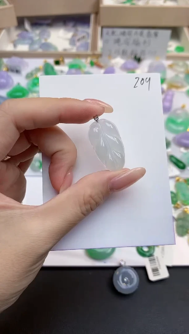 颈饰18K金镶嵌翡翠天然缅甸A货翡翠