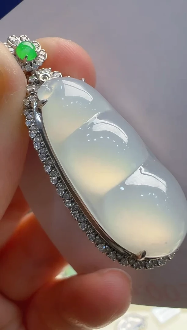【闪购商品】翡翠吊坠(不含链)18K金镶嵌多样性发货拍一发一