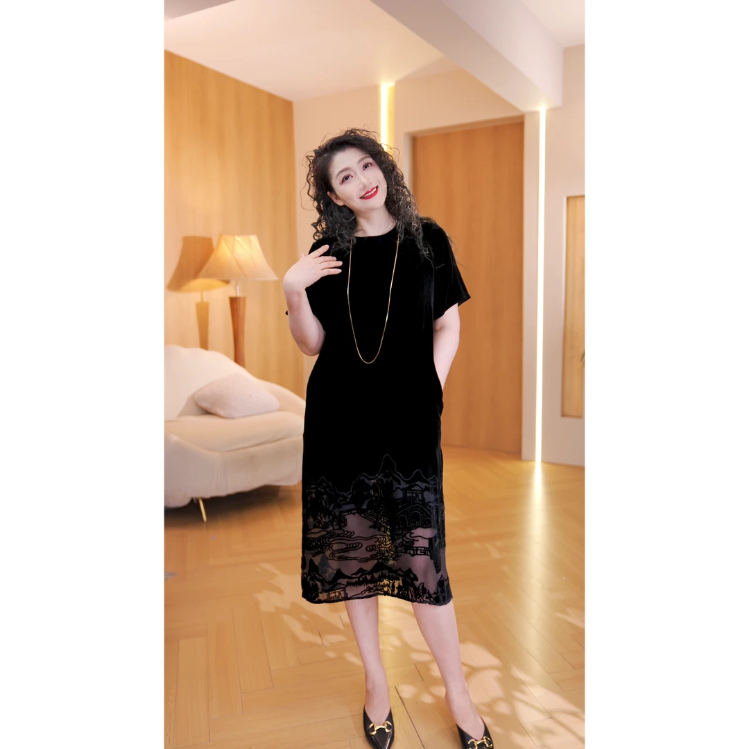 六丑【曲水游宴】新款气质优雅下摆植绒山水丝绒连衣裙505LYQ0939