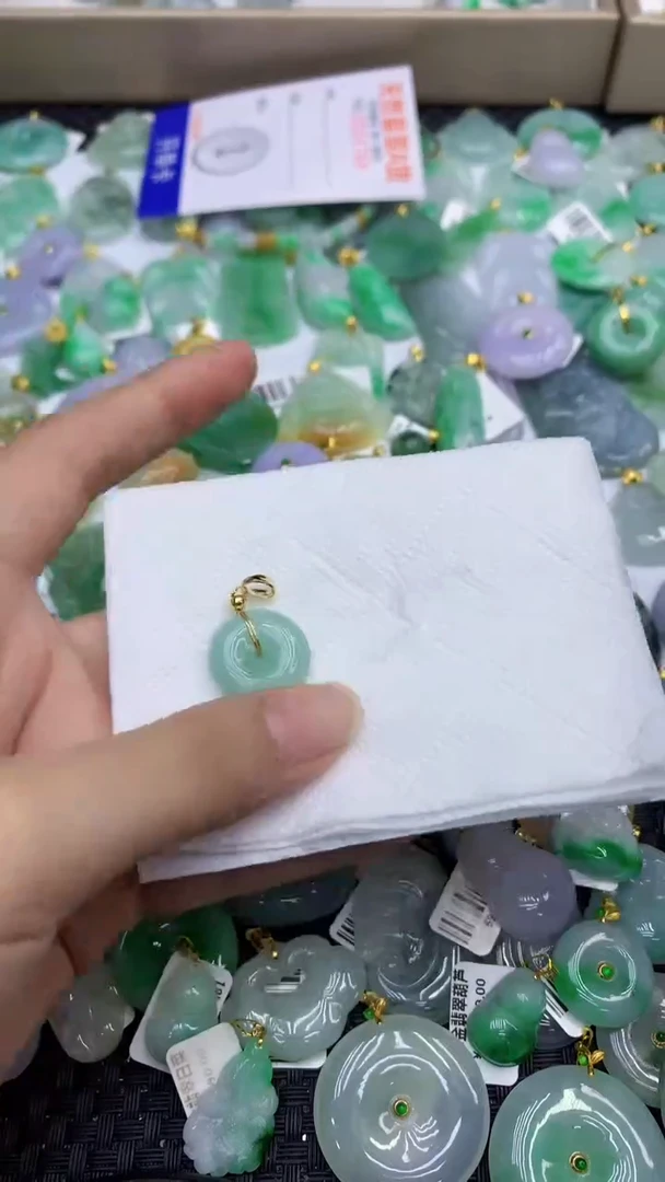 颈饰未镶嵌翡翠天然缅甸A货翡翠
