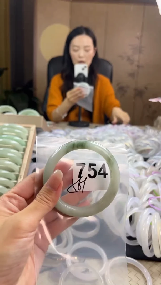手镯玛瑙/玉髓未镶嵌天山翠默认微抠754
