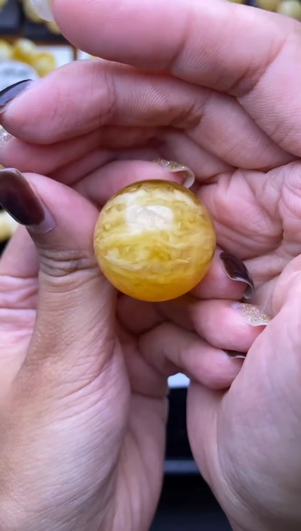 裸石琥珀未镶嵌大小姐珠宝96