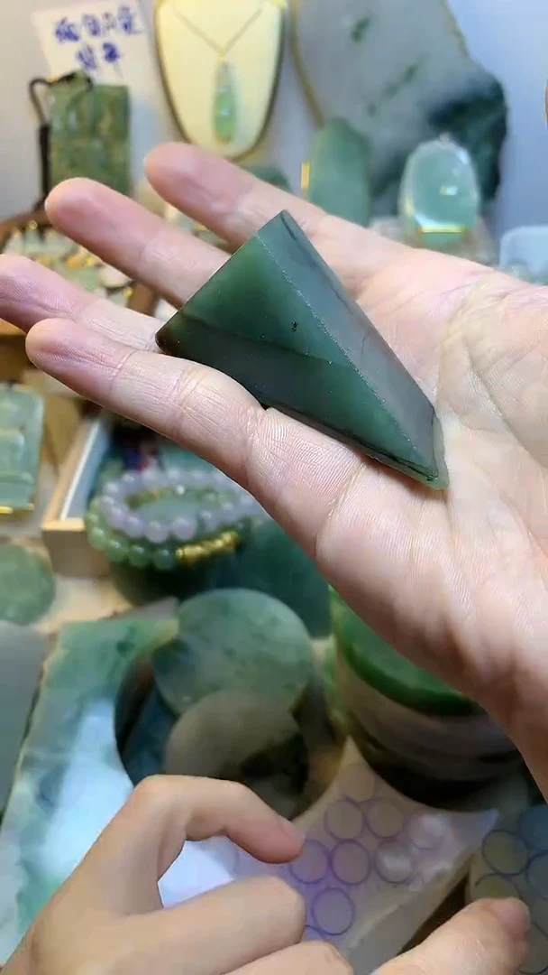 未镶嵌挂件翡翠 缅甸A货翡翠，没有运费险