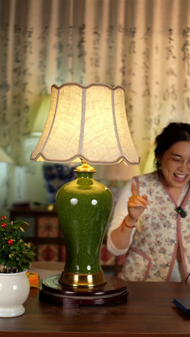 圆形款宝石绿冰裂纹台灯