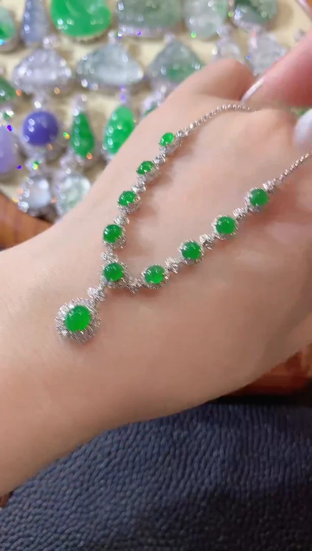 套链18K金镶嵌翡翠A127