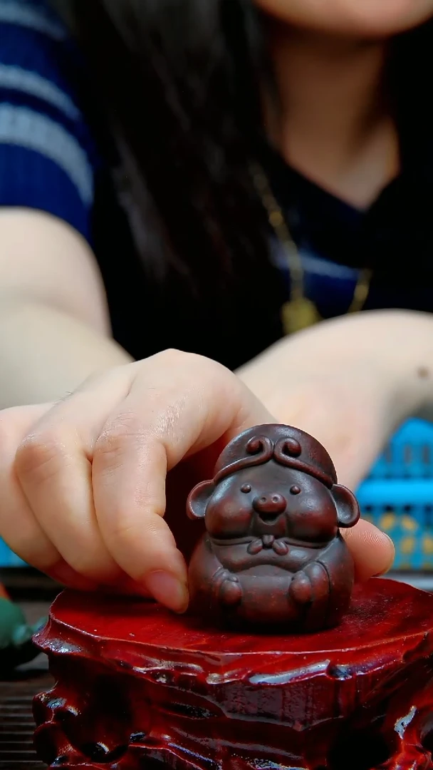 宜兴紫砂手工福猪