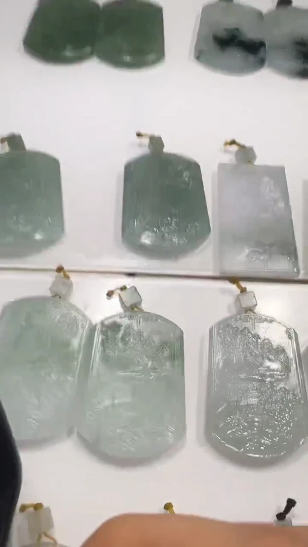未镶嵌定制翡翠山水
