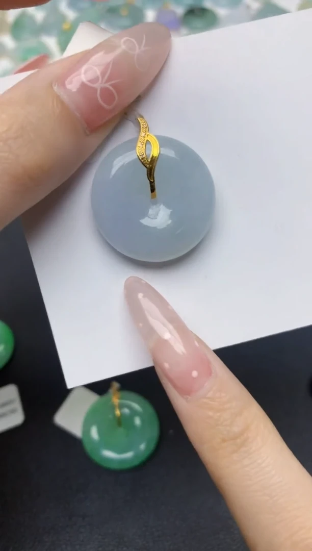 翡翠18K金镶嵌颈饰天然翡翠A货