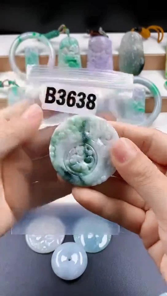 颈饰未镶嵌翡翠天然翡翠吊坠挂件