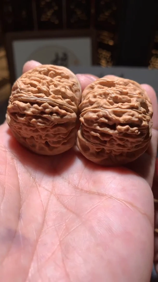 文玩核桃把件【核缘雅趣】42左右汉高楼，同尺寸随机发