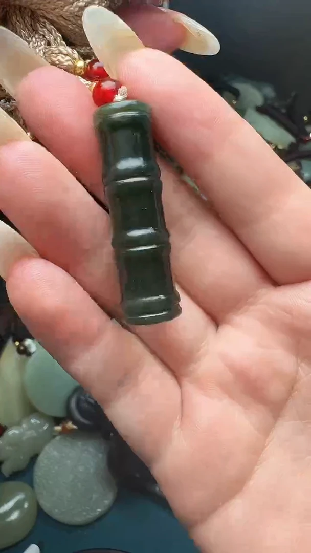 和田玉未镶嵌颈饰1