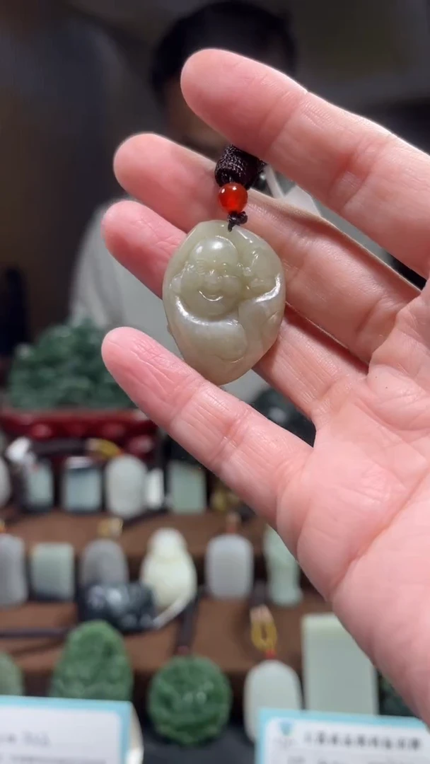 颈饰未镶嵌和田玉`