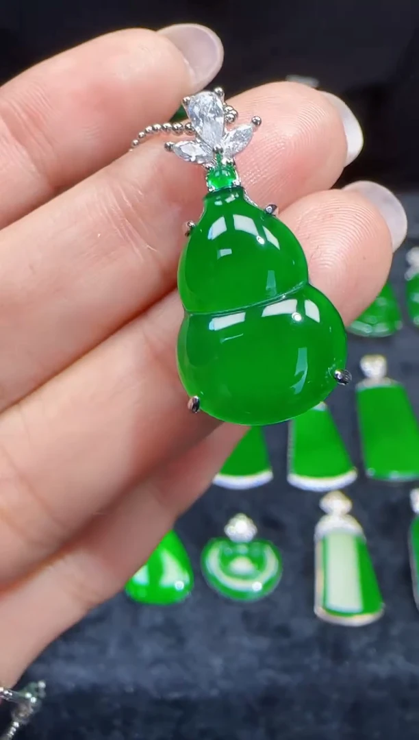 未镶嵌定制翡翠翡翠吊坠36