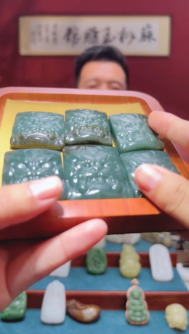 和田玉未镶嵌吊坠(不含链)1