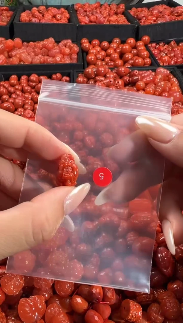 颈饰未镶嵌南红玛瑙1