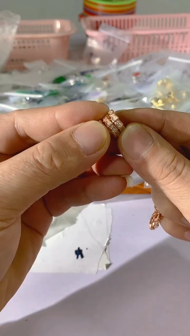 【闪购商品】水晶颈饰银S925镶嵌X180红宝，蓝宝，多样性发一件赠链