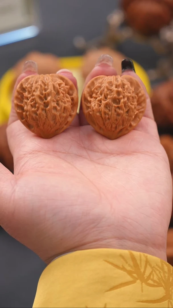 【闪购商品】文玩核桃吊坠35七步沟公子帽