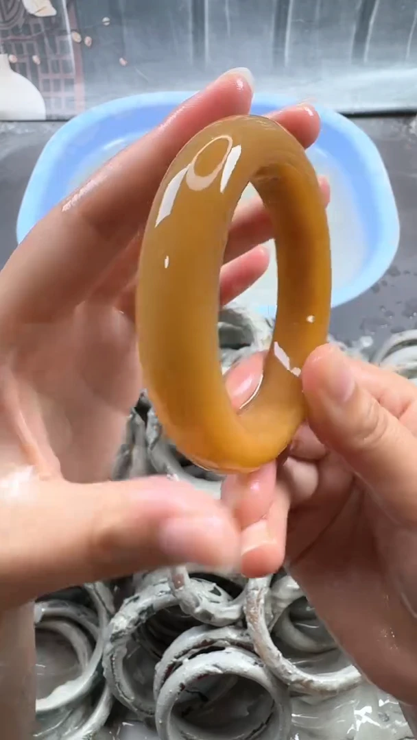 石英质玉手镯未镶嵌3