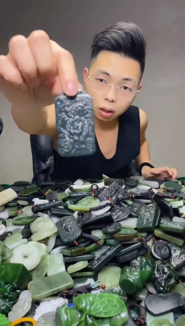 颈饰未镶嵌和田玉402