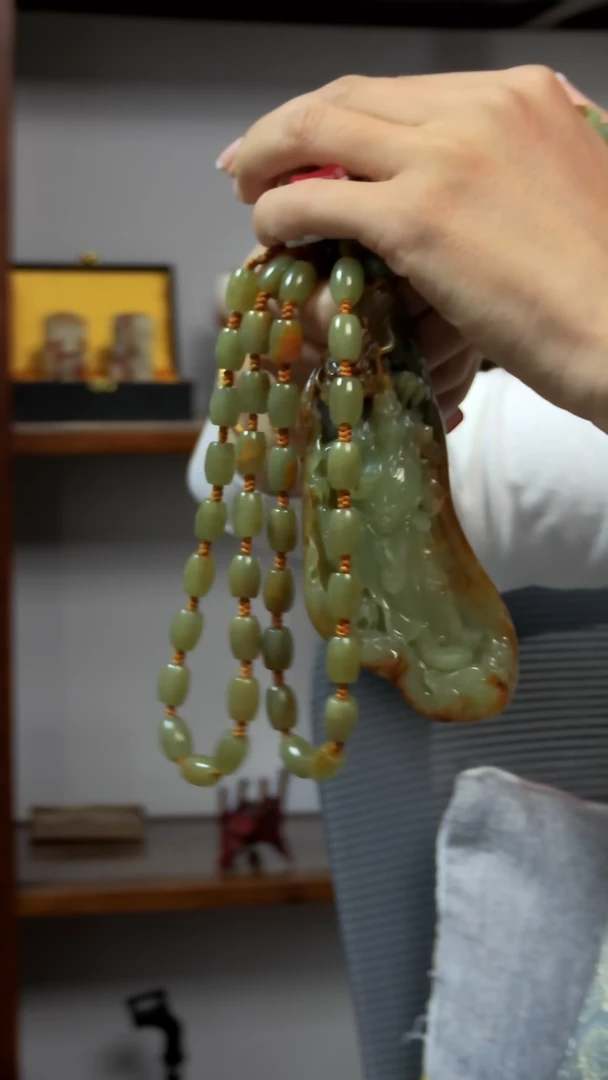 颈饰未镶嵌和田玉关公