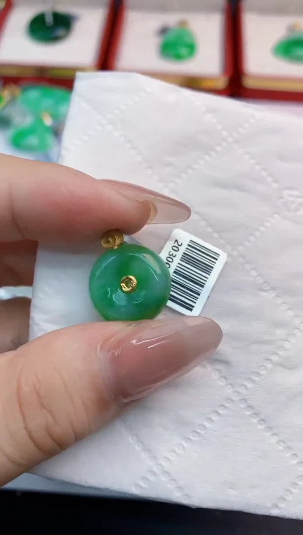 翡翠18K金镶嵌吊坠(不含链)1