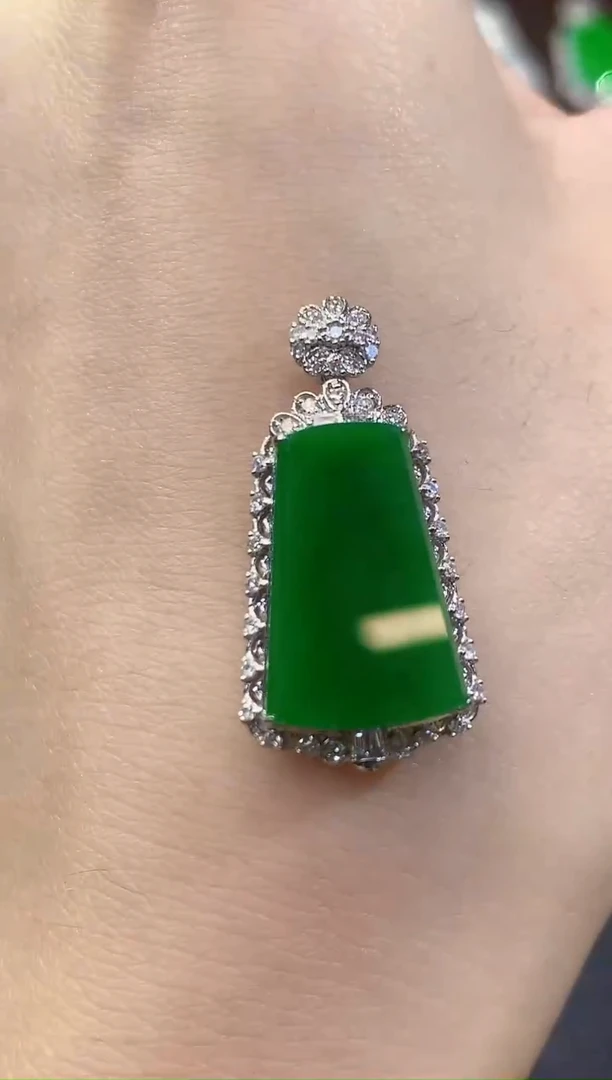 吊坠(不含链)18K金镶嵌翡翠D13