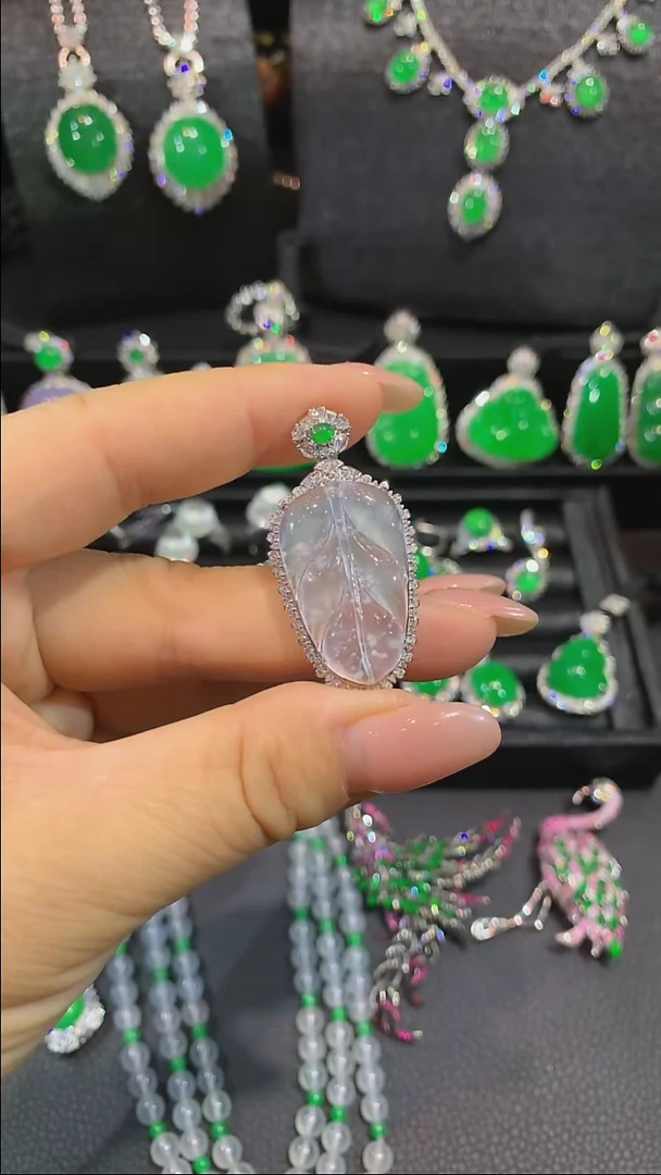 吊坠(不含链)18K金镶嵌翡翠吊坠