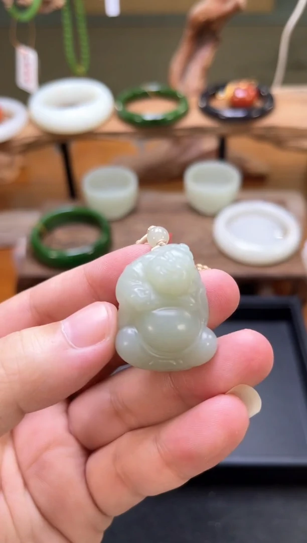 吊坠(不含链)未镶嵌和田玉且末青白 佛公