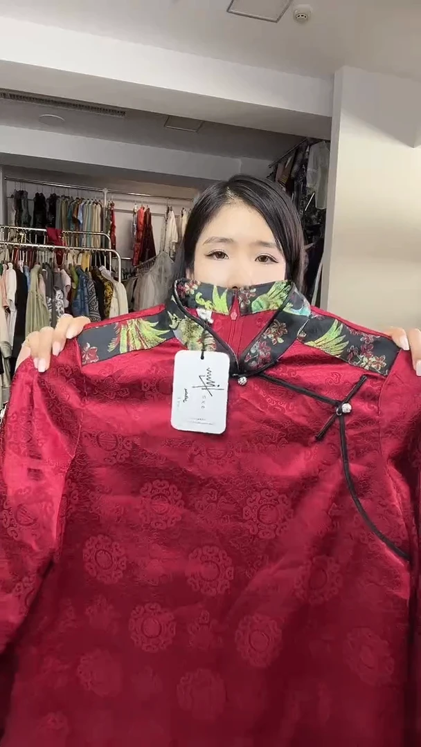 衬衣       3XL码    135斤（没有腰带）