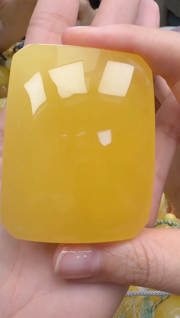 裸石琥珀未镶嵌如图