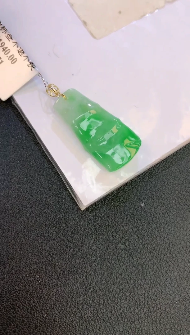 翡翠18K金镶嵌颈饰 赠礼盒证书 麦麦