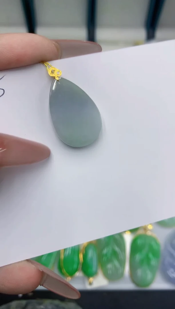 颈饰18K金镶嵌翡翠111111