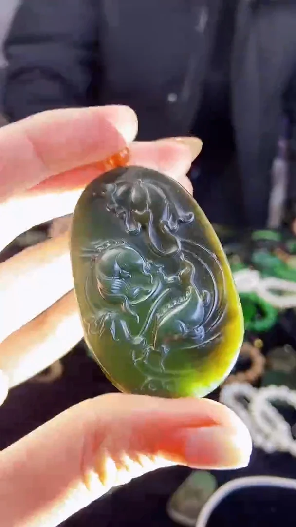 颈饰未镶嵌和田玉1