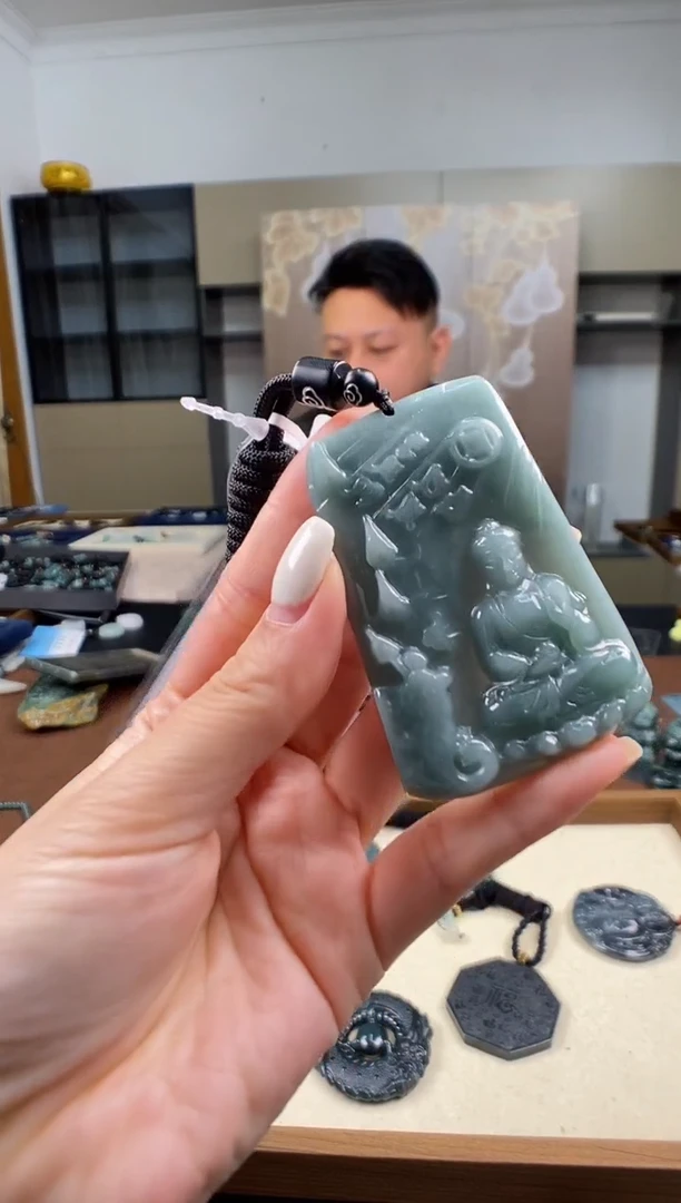 颈饰未镶嵌翡翠 多样性发其一